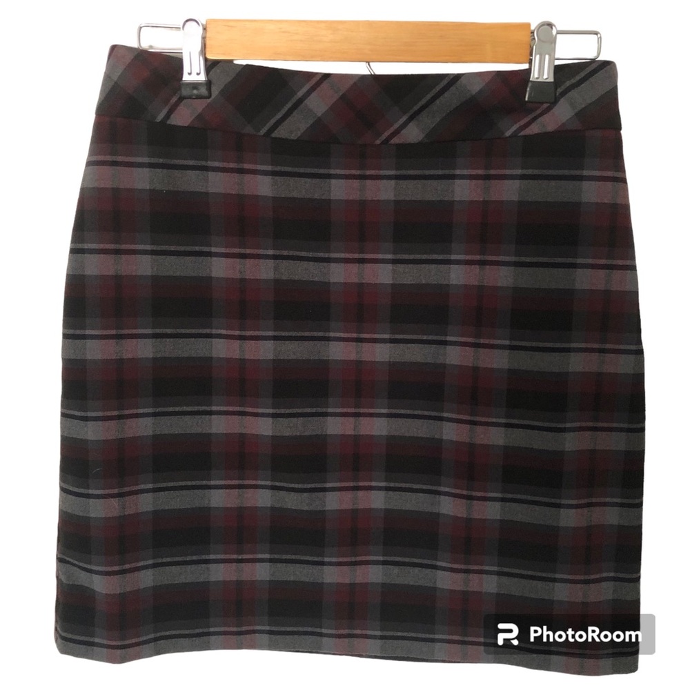 The Loft Cute gray/black/burgundy plaid mini skirt